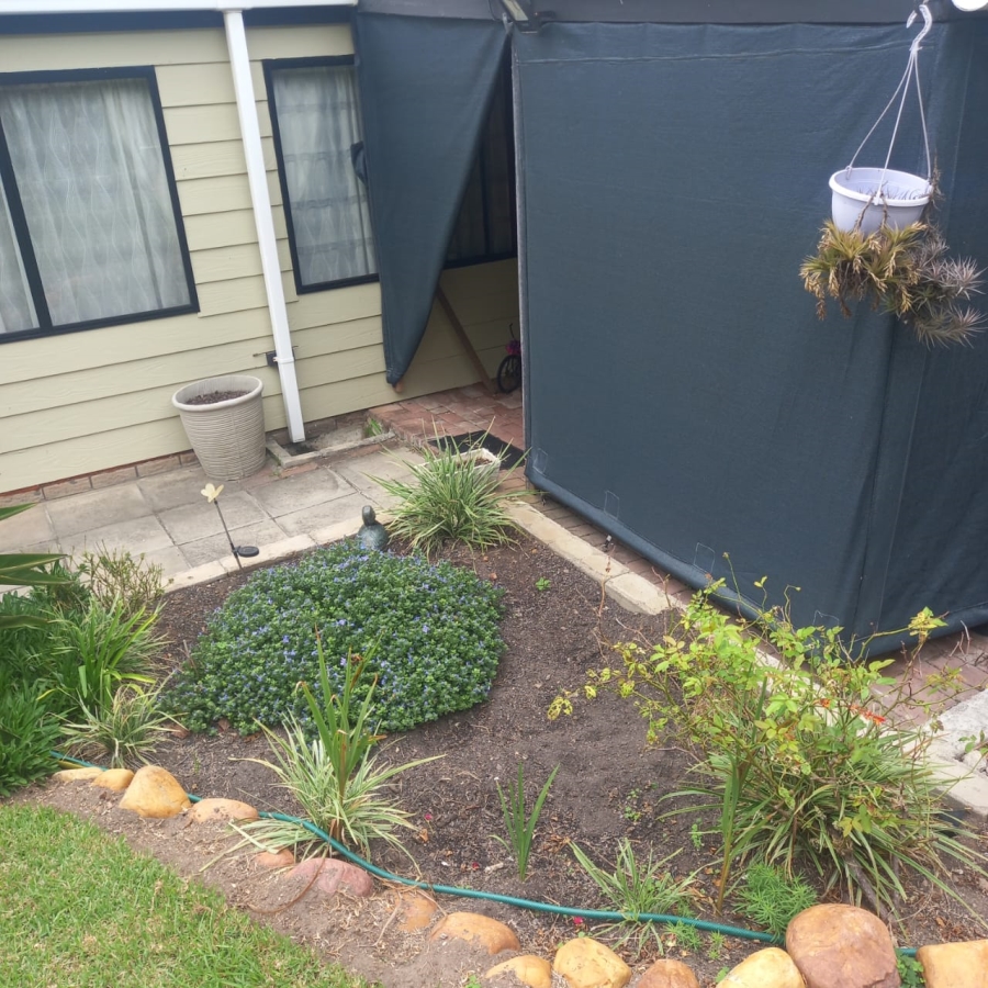 2 Bedroom Property for Sale in Grootbrakhoogte Western Cape